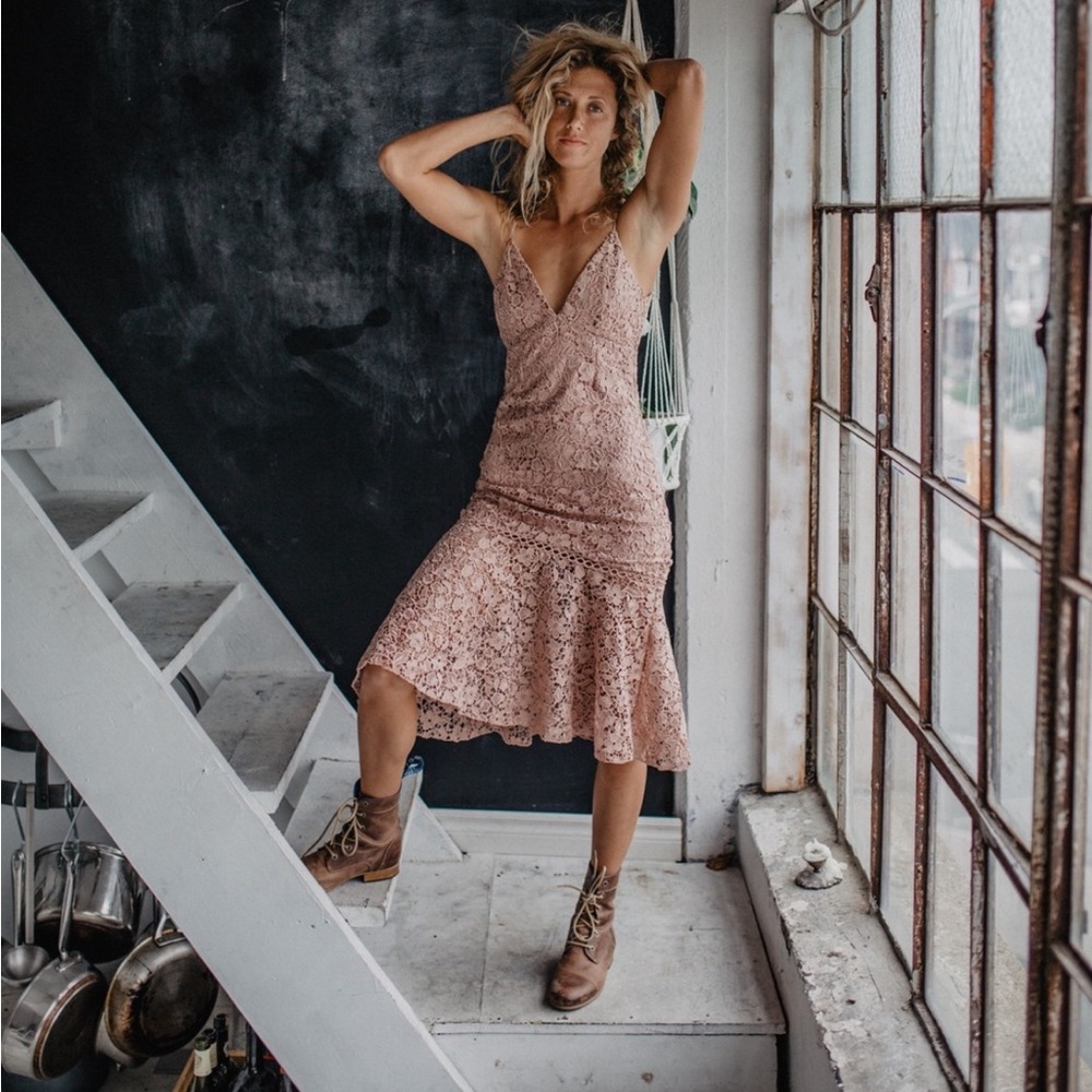 Karina Grimaldi blush pink lace dress size S